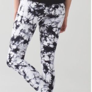 Lululemon Tie-Dye  black and white leggings